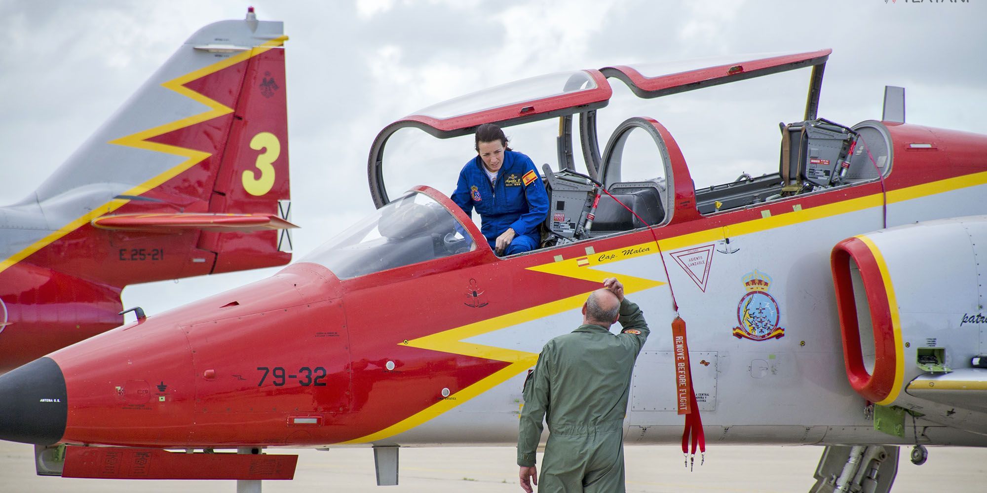 Wojskowy akrobacyjny odrzutowiec spadł do morza, pilot zginął