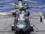 Śmigłowiec Merlin 845 Commando Helicopter Force Royal Navy na pokładzie okrętu