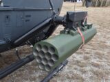 Śmigłowiec H145M z wyrzutnią niekierowanych pocisków rakietowych kalibru 70 mm