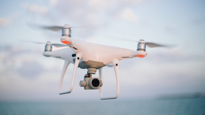 „Dronexit”. Ostry rachunek wystawiony nadzorowi lotniczemu